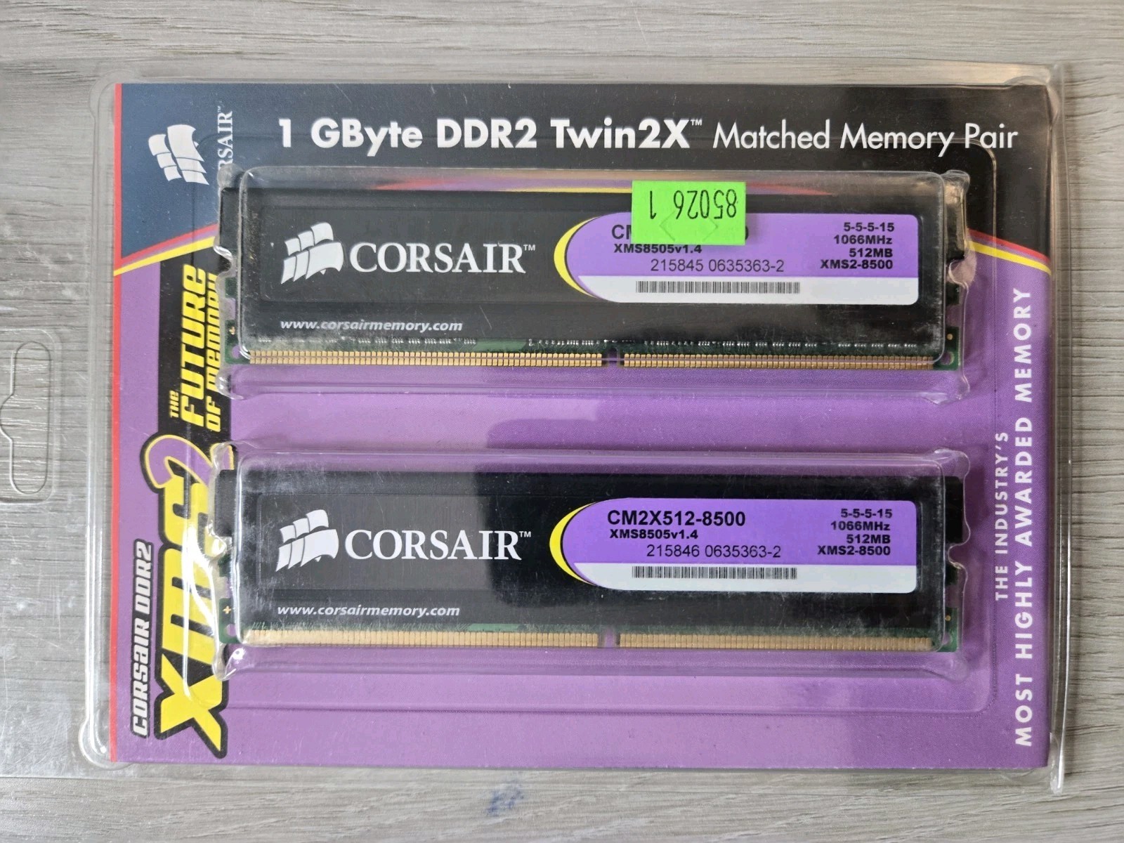 NEW 1GByte(x2 512MB) TWIN2X Corsair CM2X512-8500 J101