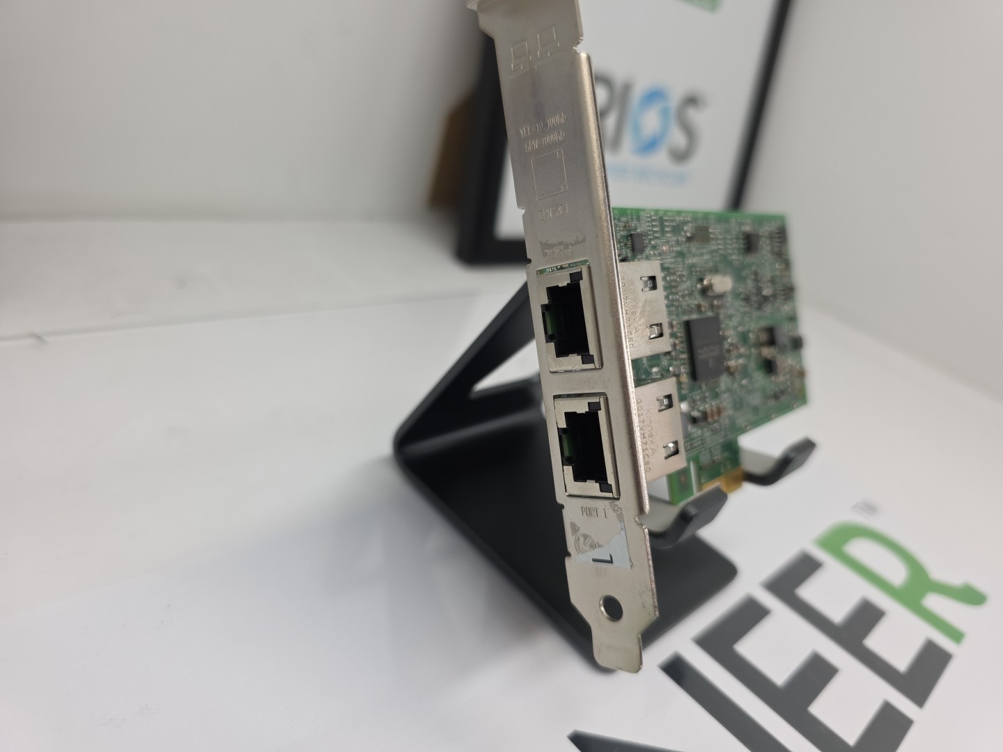 Dual-Port PCIe Gigabit Ethernet Server Adapter with NetXtreme BCM5720-2P Chipset