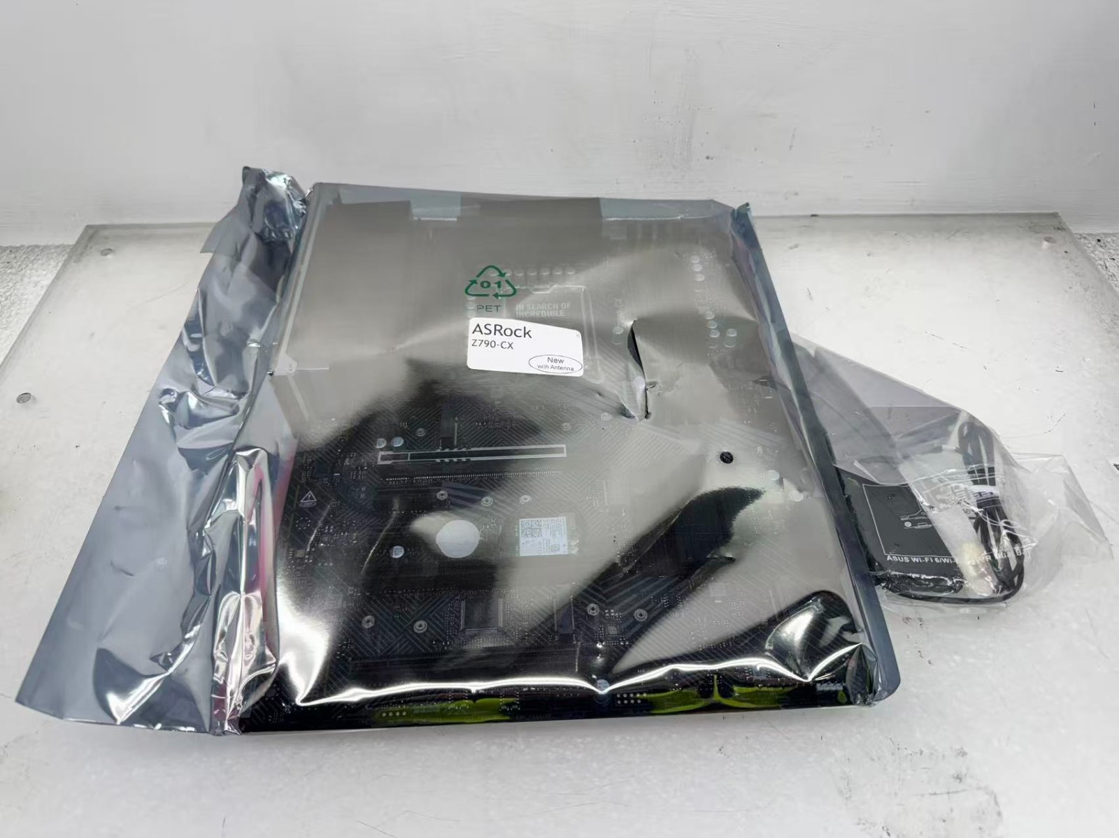 ASRock Z790-CX WIFI ATX Motherboard Intel Socket LGA1700 DDR5 HDMI W/ antenna