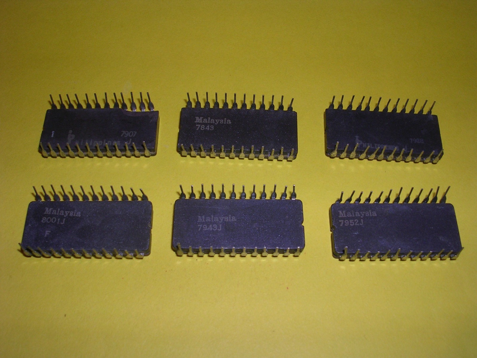 Six (6) Intel D2708L (2708, C2708, D2708) 8192-Bit (1024 x 8) EPROM Chips