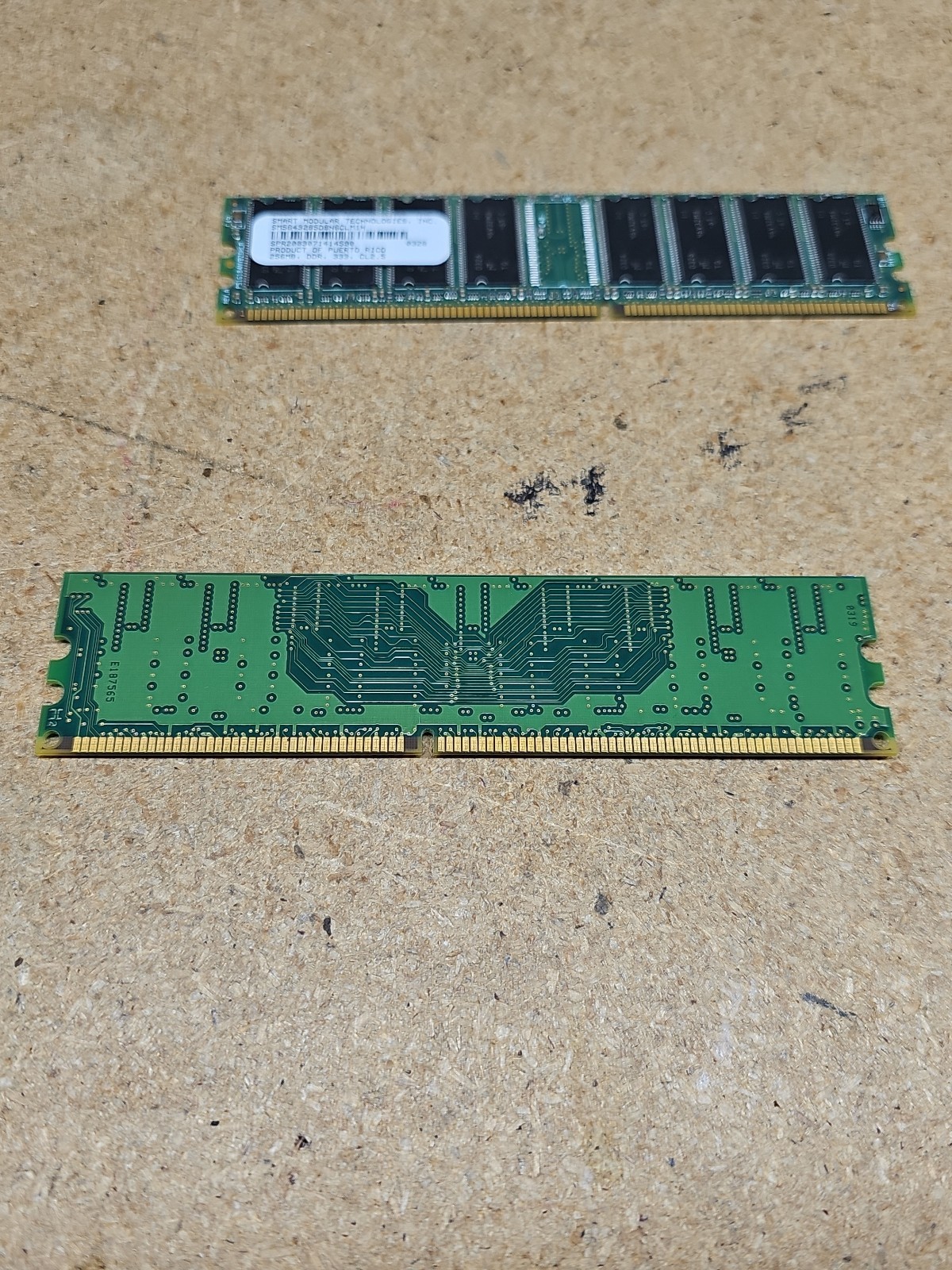 2x 256MB DDR 333 CL2.5 Smart Modular Technologies Inc. RAM SM5643285D8N6CLM1H *a