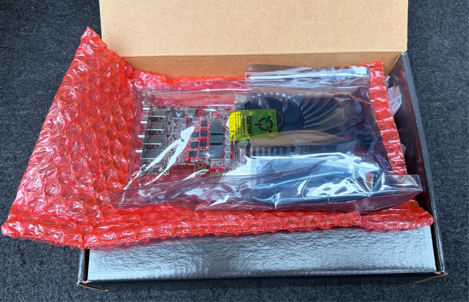 VisionTek AMD Radeon RX 550 2 GB GDDR5 4xmDP PCI-e 3.0 X8 Graphics Card 901466
