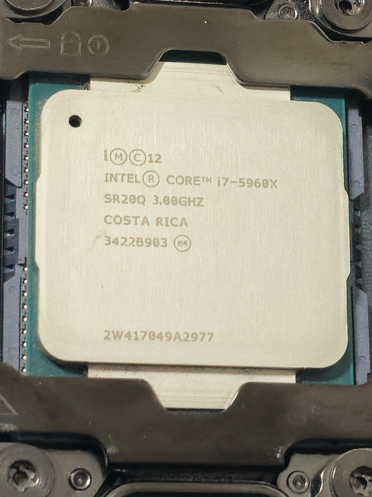 Gigabyte GA-X99-UD4 LGA2011-3 ATX Motherboard Intel X99 DDR4 USB 3.0
