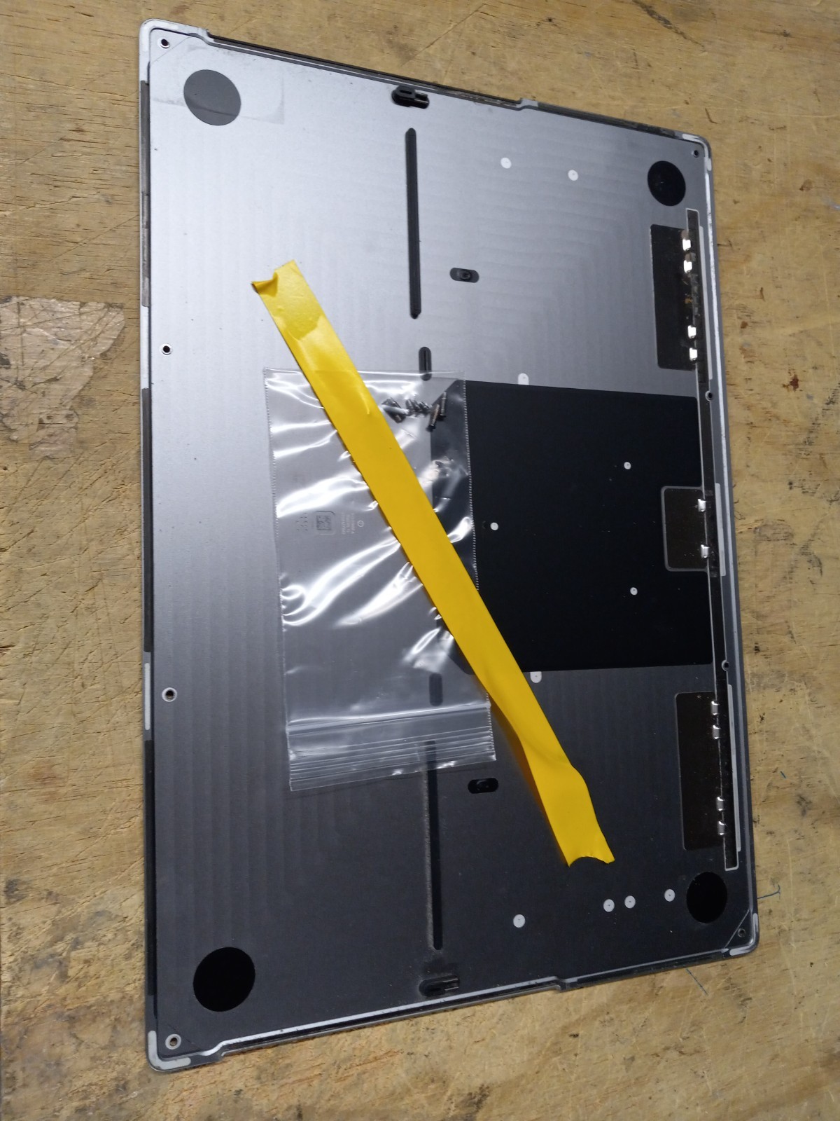 GENUINE APPLE MACBOOK PRO 16″ 2021 A2485 BOTTOM BASE COVER SPACE GRAY 923-06750