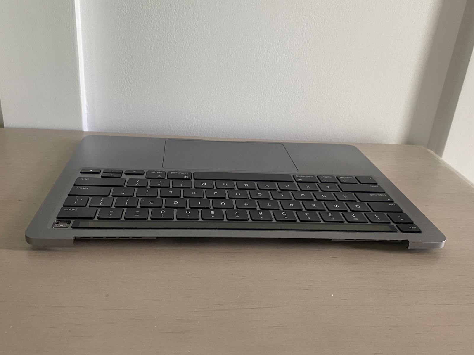 MacBook Pro 13 A2289 Palmrest Top Case Keyboard Touchpad Battery Count 586 Gray