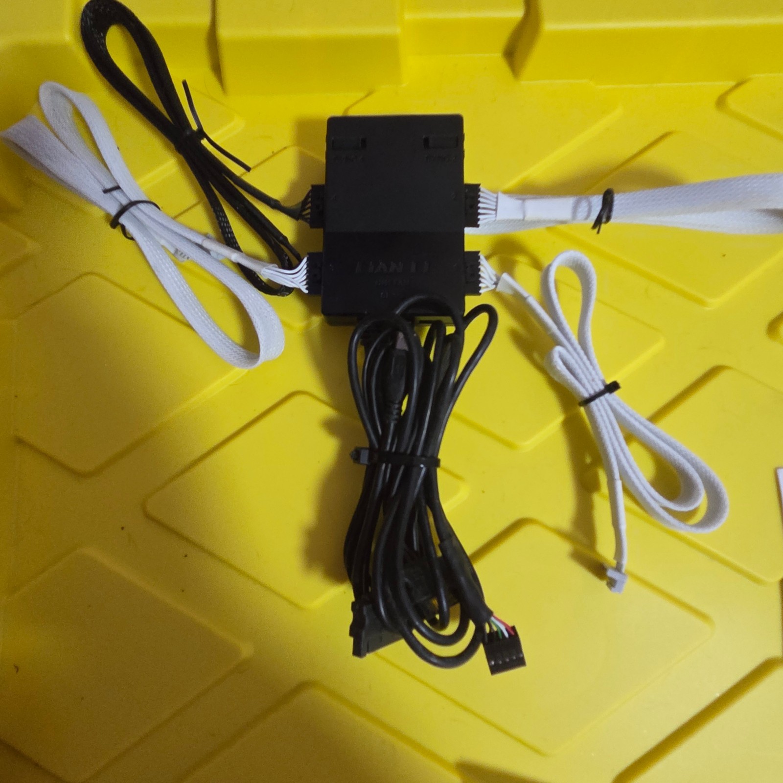Lian Li Uni Fan SL V2 Rgb Controller Hub Only W Cables Accessory Black White