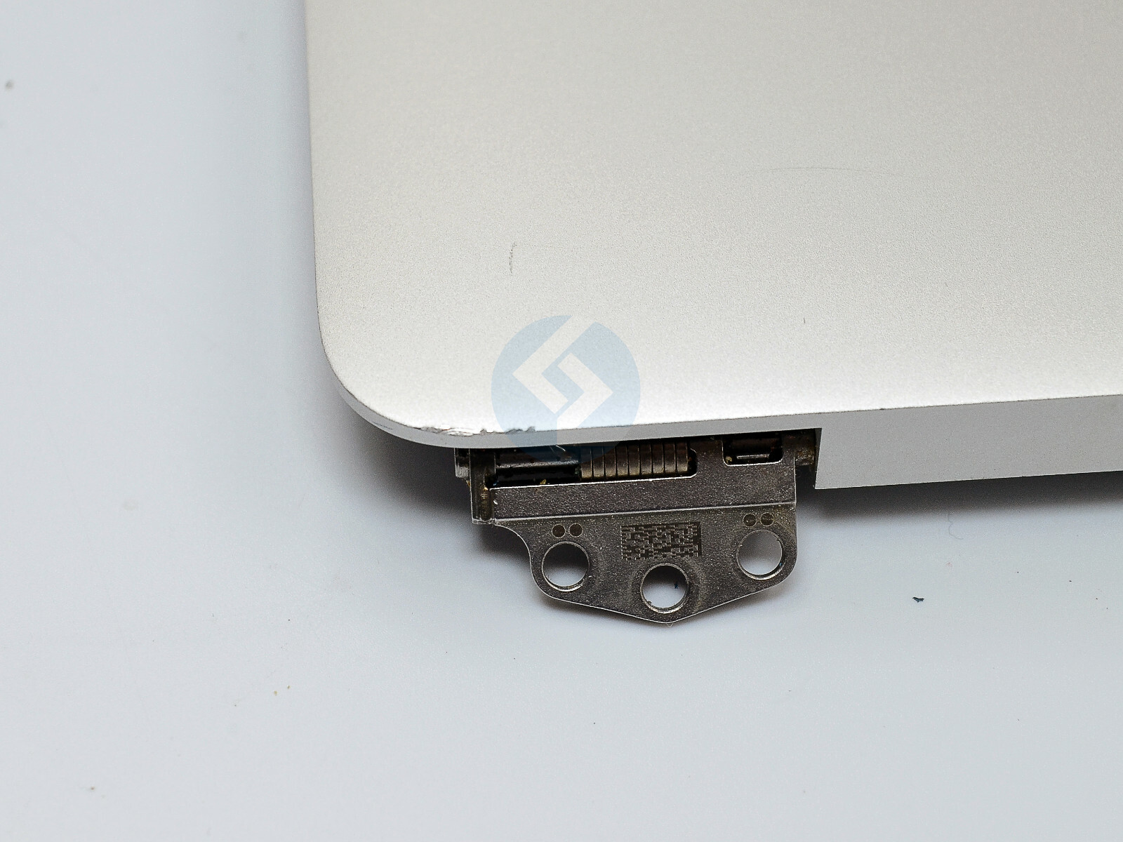 Grade B Silver LCD Screen Display Assembly for Macbook Pro 15″ A1707 2016 2017