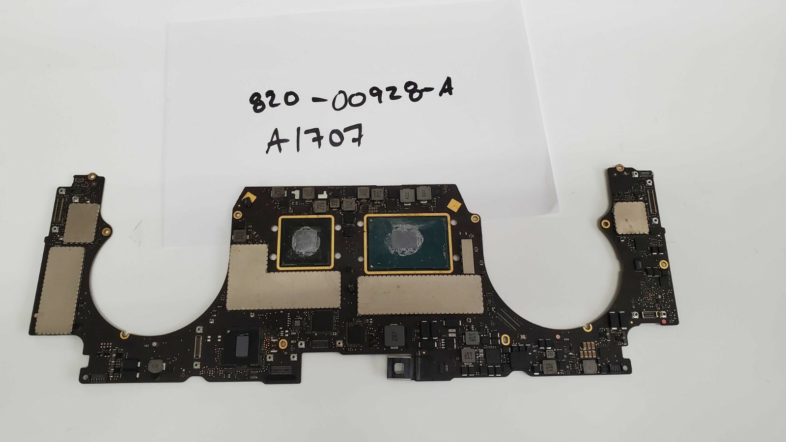 Macbook Pro 15â 2017 A1707 Logic Board 820-00928-a not working DONOR PARTS