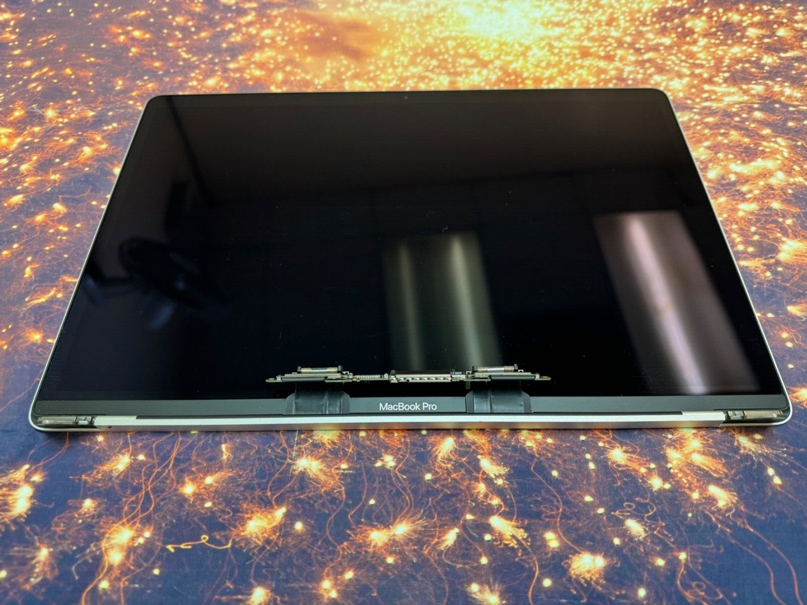 OEM Macbook Pro 15″ A1707 2016 2017 LCD Display Assembly. Grade C GRAY OR SILVER