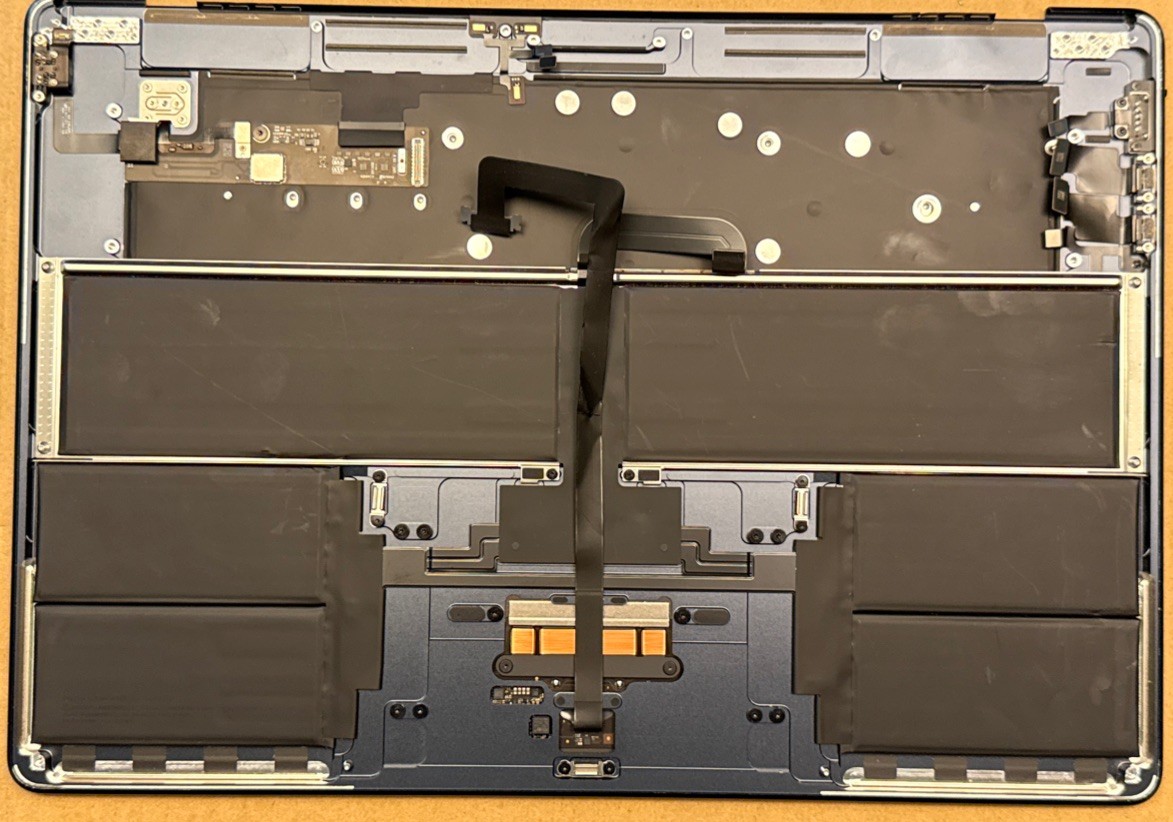  MACBOOK AIR 15″ 2023-2024 M2-M3 A2941-A3113 PALMREST W/ BATTERY – MIDNIGHT – B