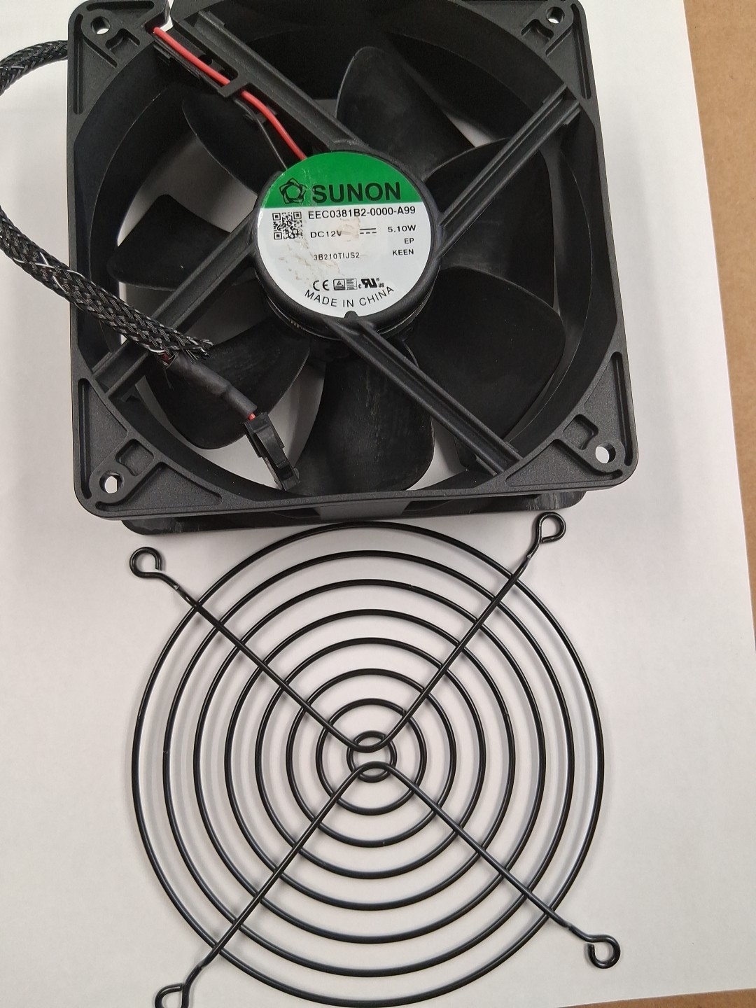 Sunon 12V 1.9W 2-Wire Cooling Fan MEC0251V3-000U-A99 with Grids