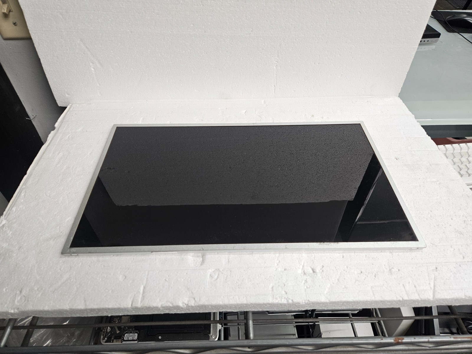 AUO B173RW01 V.3 17.3″ Laptop LCD Screen