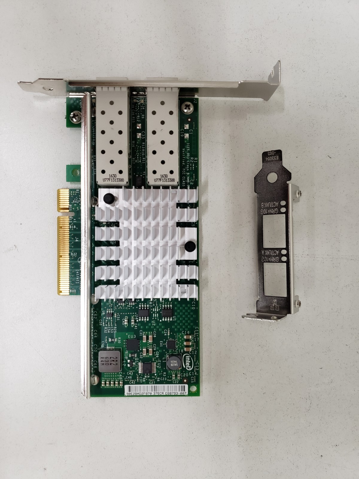 Intel X520-DA2 2x10GbE SFP+ PCIe Network Card with Low Profile Bracket 927249.