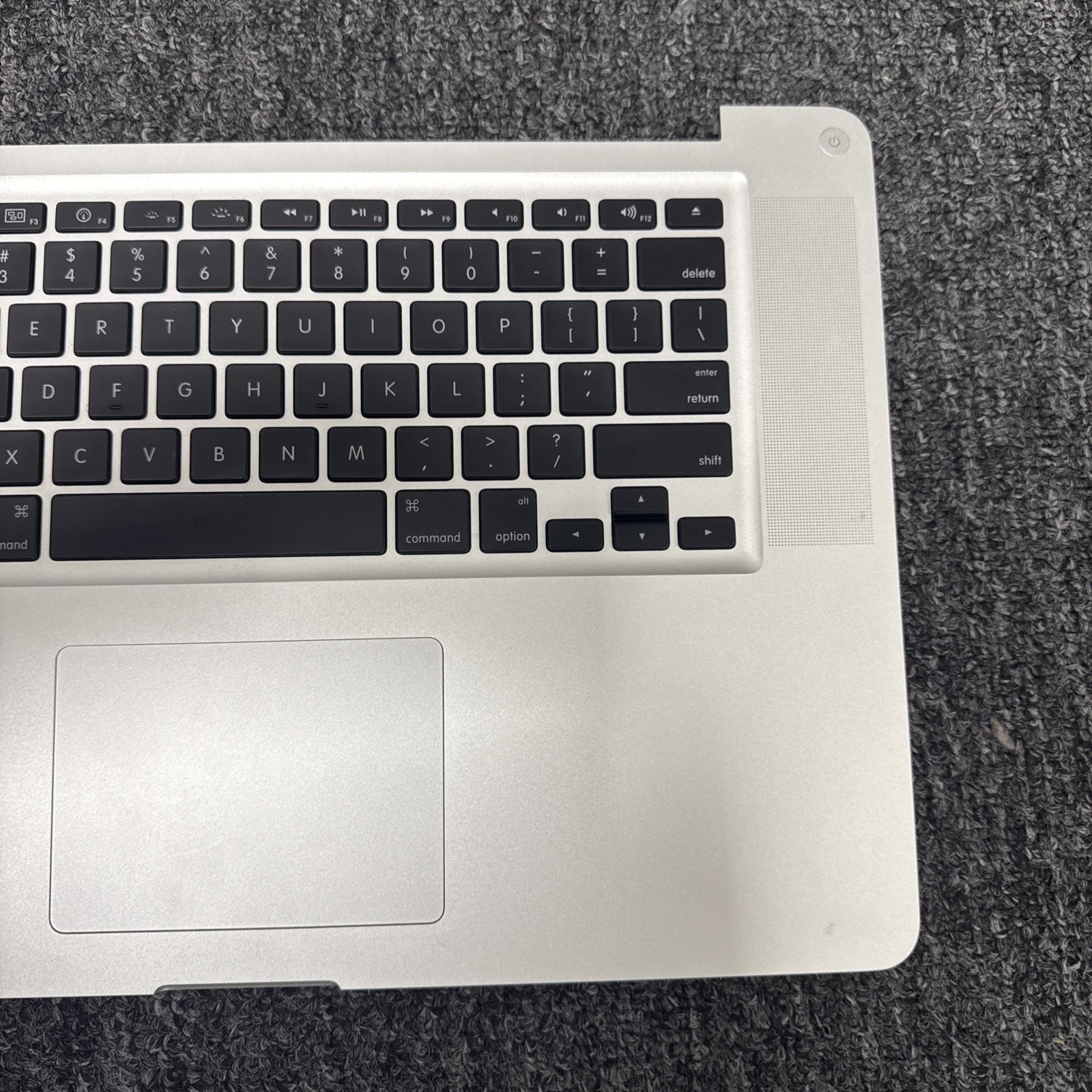 Apple MacBook Pro A1286 2010 2011 2012 – PalmRest Keyboard Trackpad NEW 661-6509