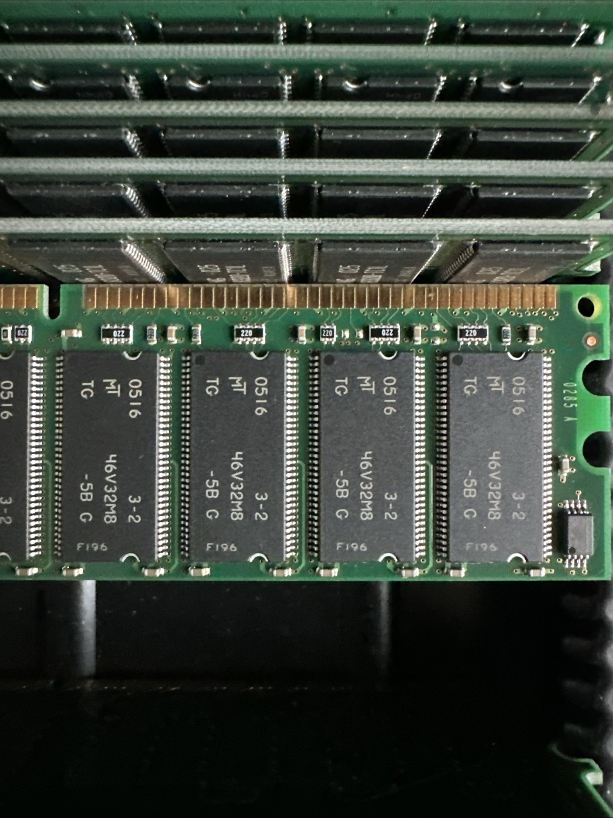 Micron DDR MT18VDDT6472AG-40BG4 Micron 512MB 184 Pin PC3200 DDR-400MHz CL3 ECC