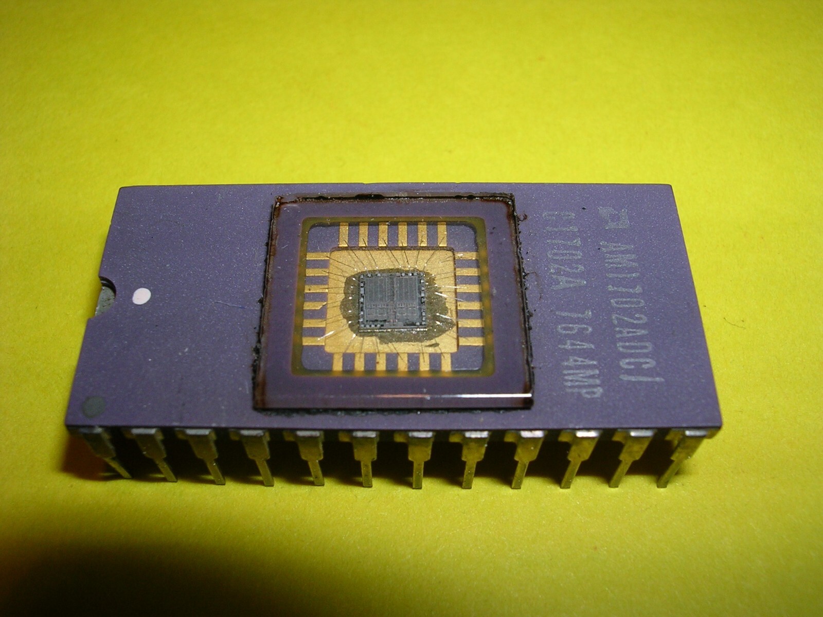 Advanced Micro Devices (AMD) AM1702ADC / C1702A (Second Source for Intel C1702A)