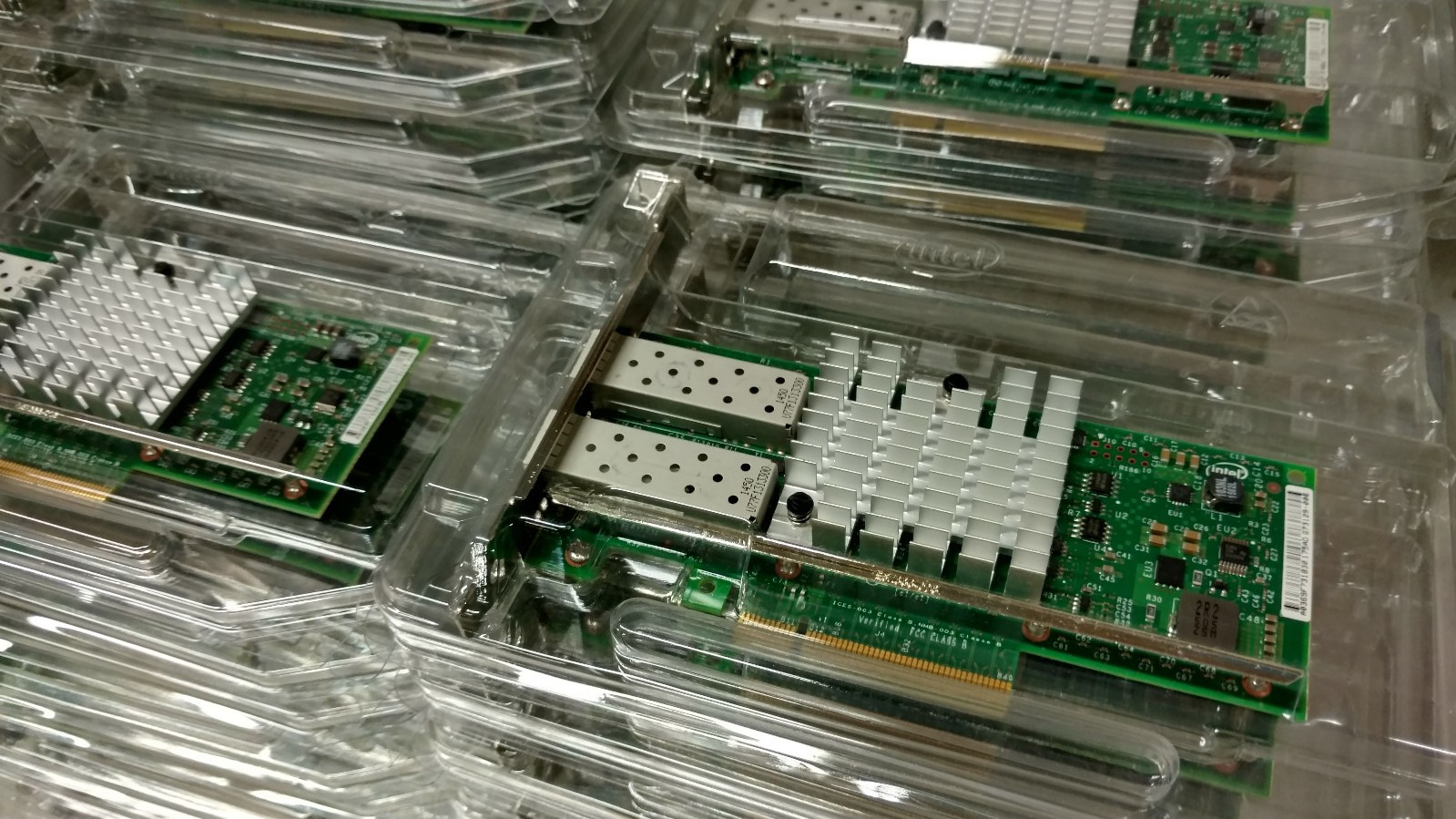 Lot 0f 76 DELL INTEL X520-DA2 DUAL PORT 10GB SFP+ ADAPTER CARD (0XYT17)