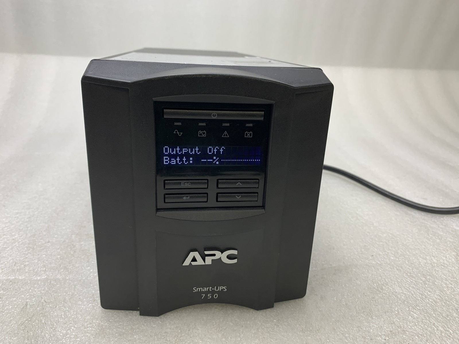APC Smart-UPS 750 / SMT750 / Tower UPS / Outlets:6/ No battery