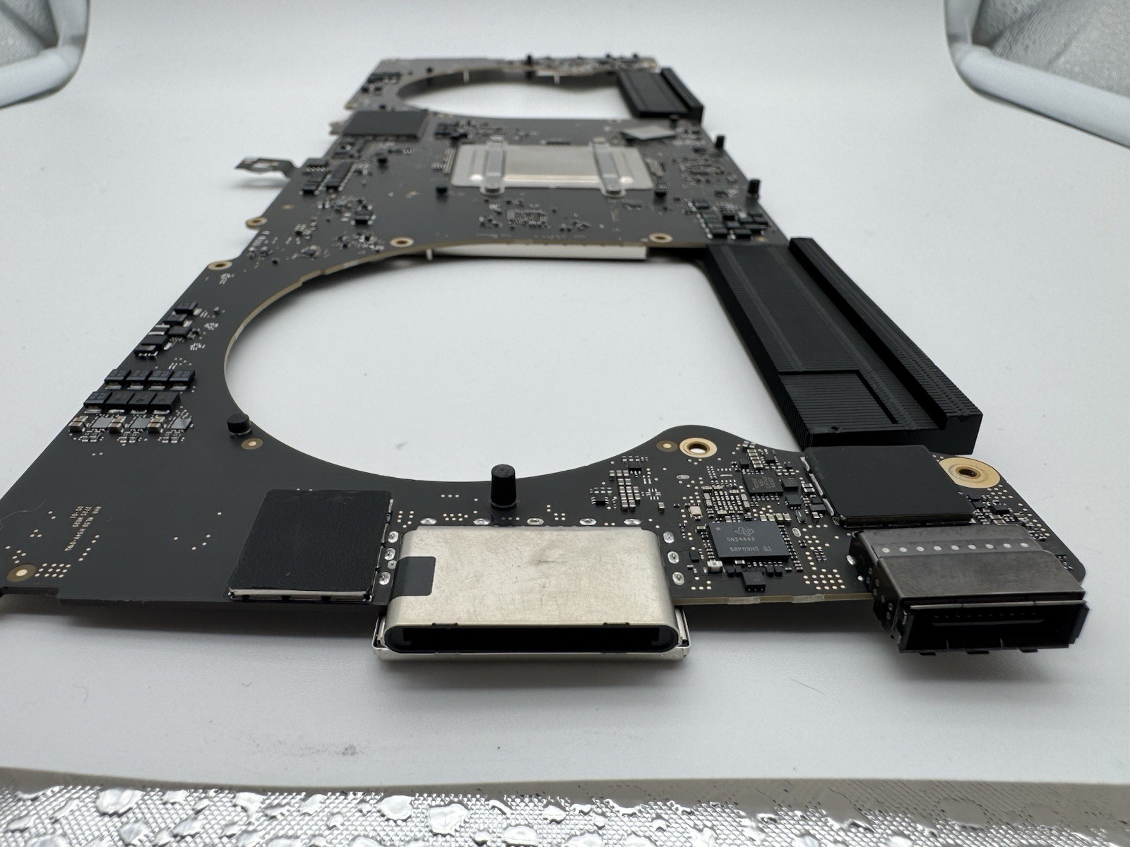 MACBOOK PRO A3403 M4 PRO LATE 2024 MOTHERBOARD *UNTESTED*