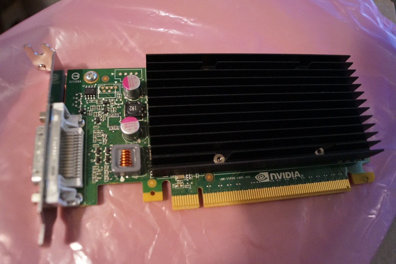 NVIDIA NVS 300 625629-001 512MB Video Card PCIe DMS-59 LOW PROFILE