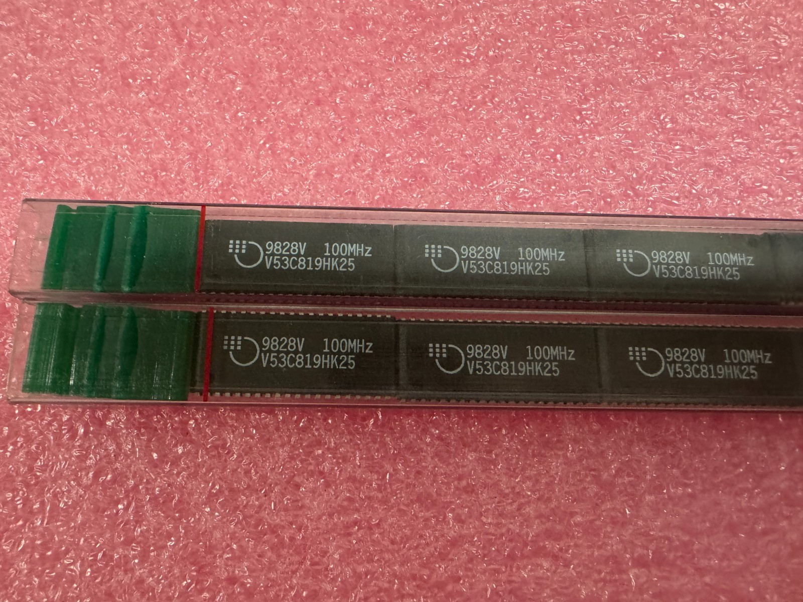 Vintage & New Mosel-Vitelic 512KX16, 25ns EDO CMOS DRAM V53C819HK25 SOJ-40