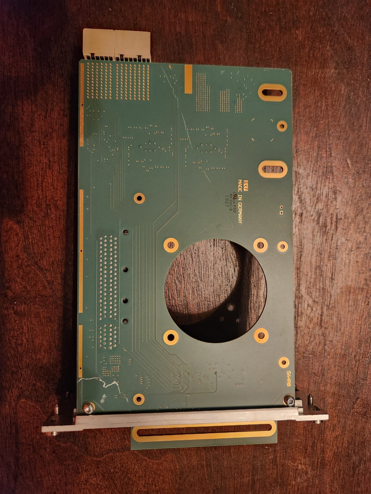 EKF SA4-COUNTRY CompactPCI® Serial PCI Express® Card Carrier Adapter – PCIe x8