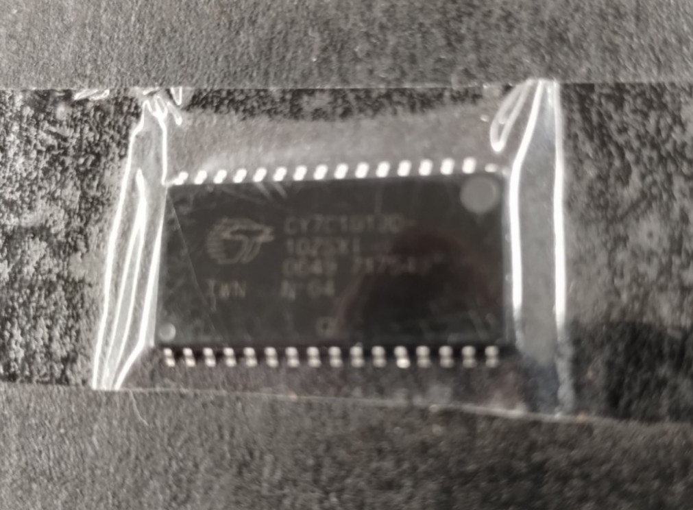 Infineon CY7C1G13D-10ZSXI SRAM 4Mbit Parallel 44-TSOP II, SMD/SMT, 96 Pcs