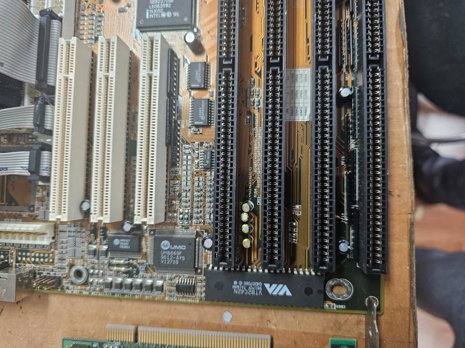Retro Gaming Biostar MB-8500TUR-A Ver. 2.2 Socket7 PCI ISA w/24MB + Matrox & IO