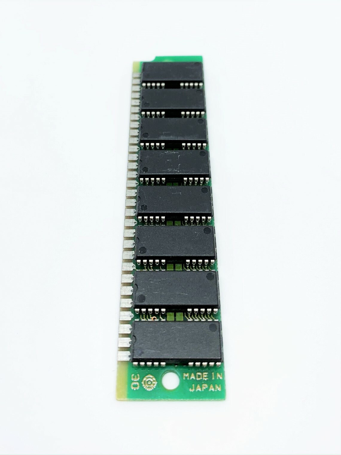 One (1) 30-pin SIMM w/ unknown capacity and speed (WCM-30S-032)