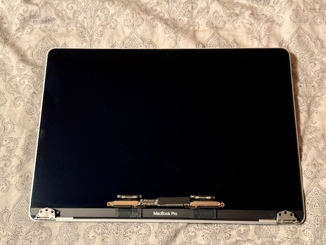 13″ MacBook Pro Retina Silver Display Assembly A2251 2020- Tested and working
