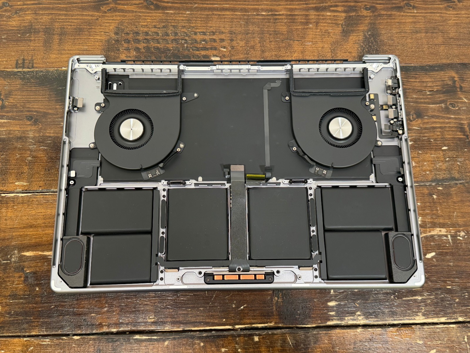 OEM Apple MacBook Pro 16″ M1 2021 A2485 Top Case Keyboard Palmrest Space Gray A-