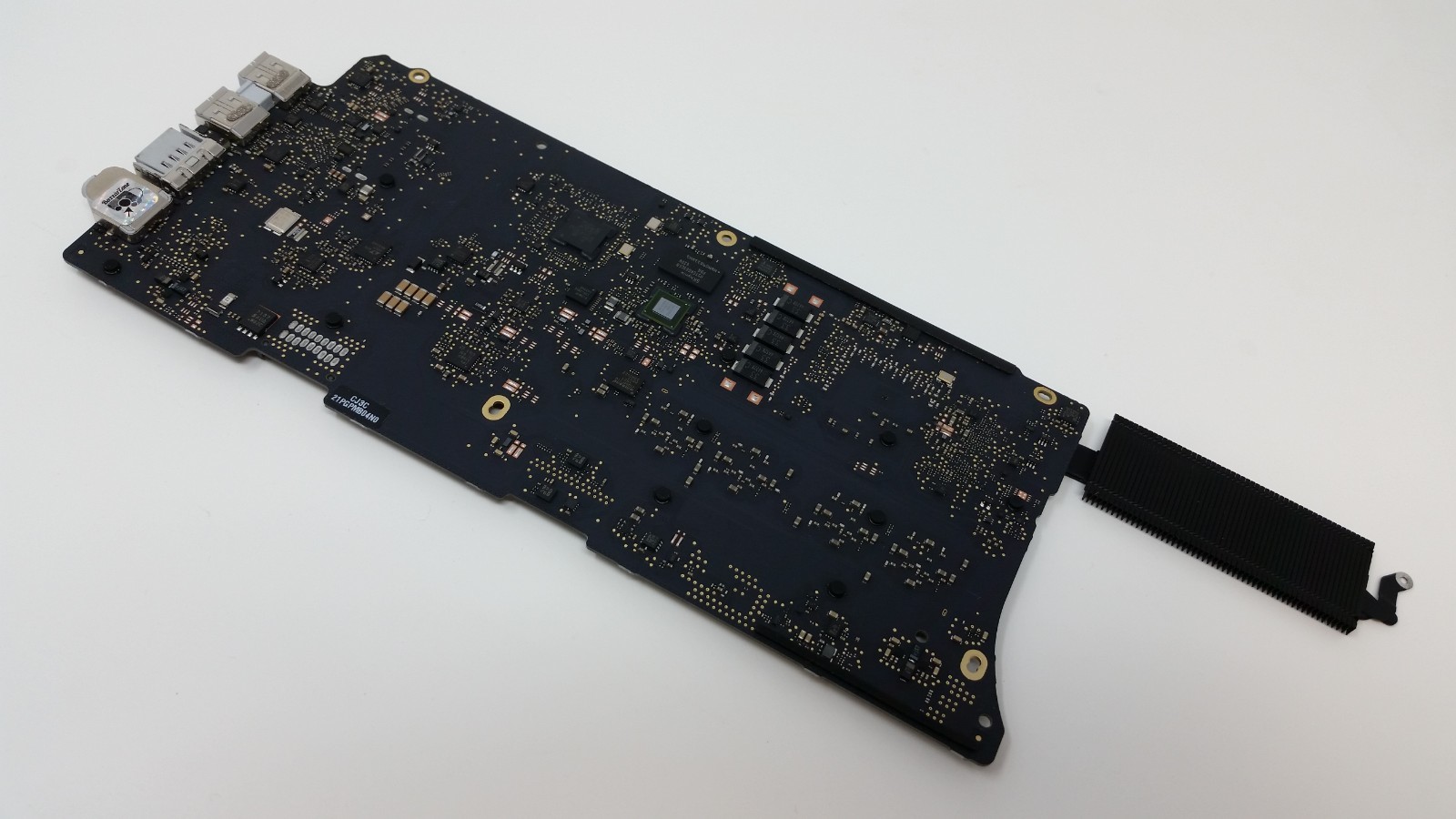 2.7GHz i5 Logic Board – 13″Apple MacBook Pro Retina A1502 Early 2015 820-4924-A