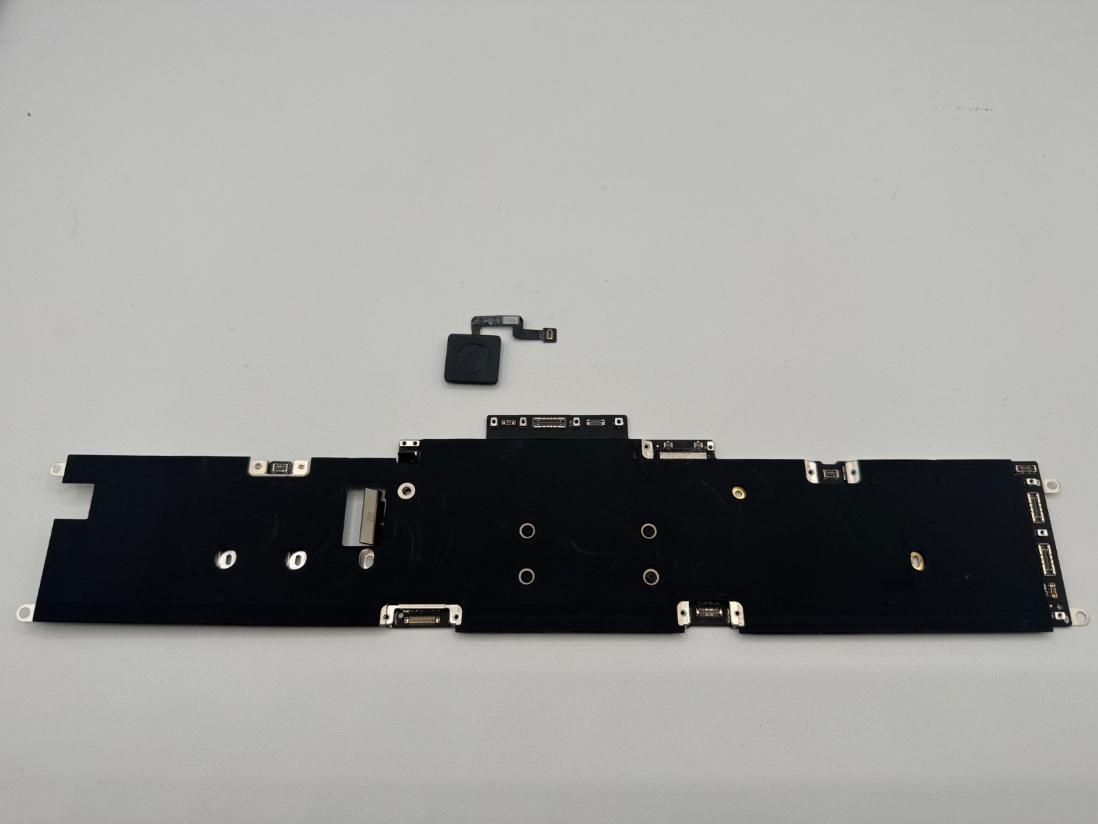 Logic Board for Macbook Air 15″ A3114 2024 4.05 GHz M3 8GB 512GB SSD w/ Touch ID