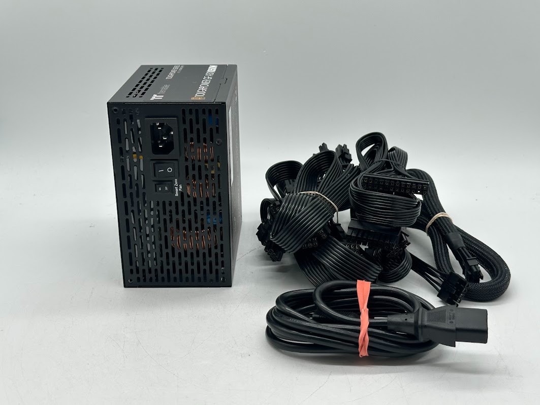 Thermaltake Toughpower GF A3 1050W, True 600W 12VHPWR Connectors