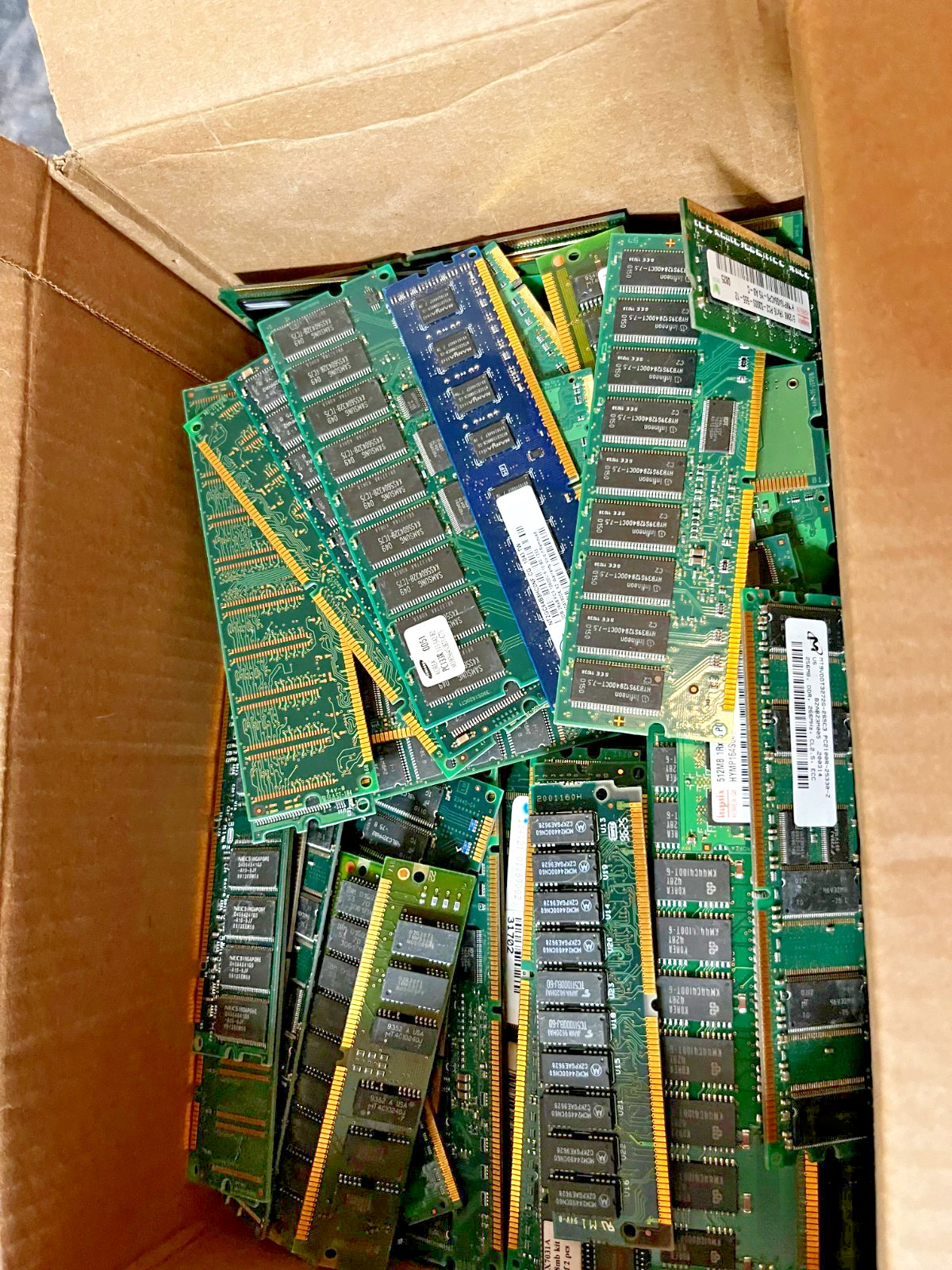 13.9 lbs Mixed Unshielded Computer Memory RAM Gold Recovery + 1.462 lbs Shielded