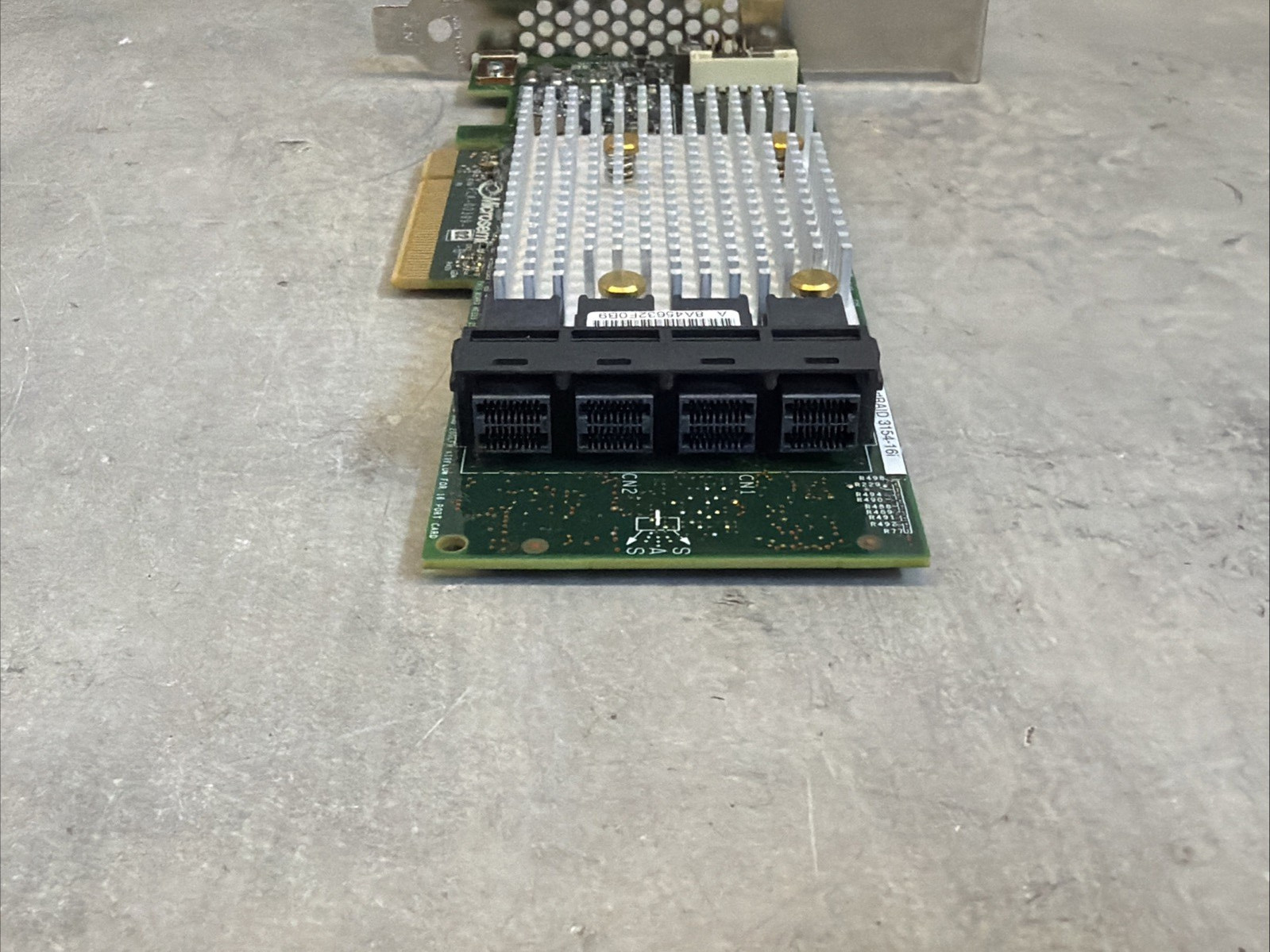 Microchip Adaptec SmartRAID 3154-16i / 16-Port SAS SATA RAID Controller
