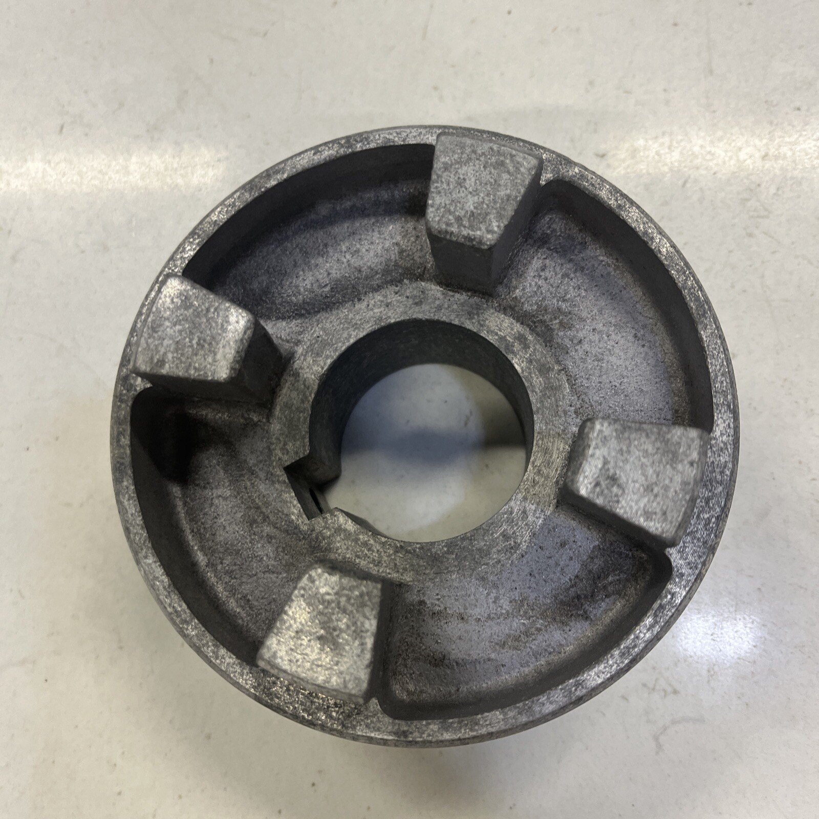 NEW MAGNALOY M50011612 COUPLING HUB MODEL 500 1-1/2″ BORE 1/2” KEYWAY