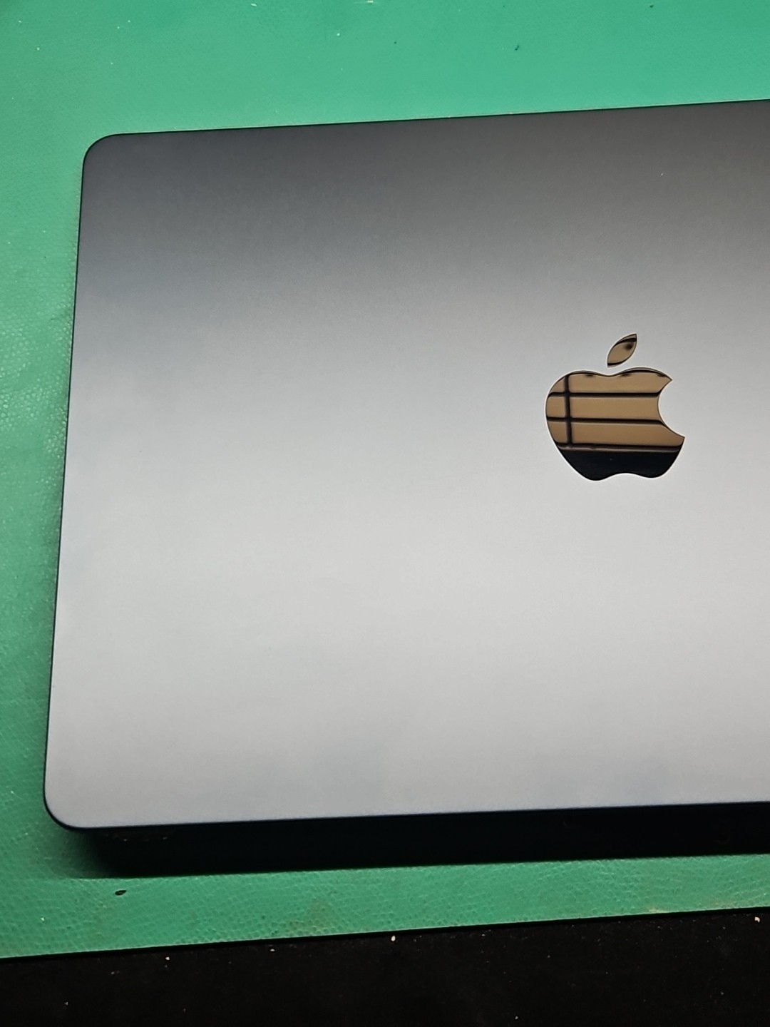 MacBook Air M4 A3240 2025 13″ LED LCD Screen Display Assembly DEFECTIVE AS IS